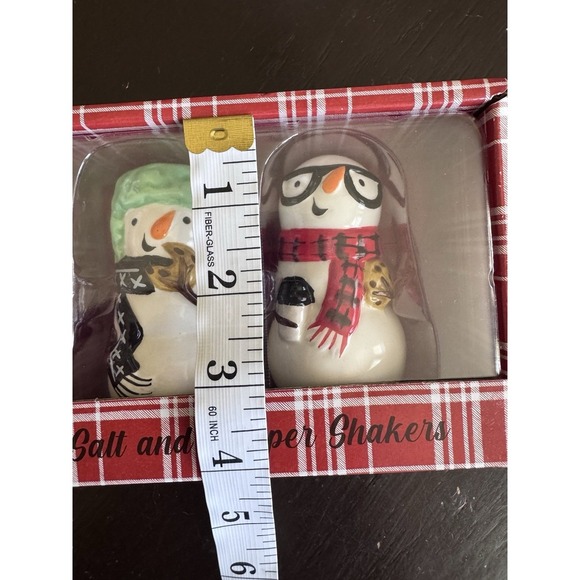 NEW CERAMIC SNOWMEN SALT PEPPER SHAKERS TABLE WARE CHRISTMAS DECORATION NIB - Picture 3 of 3